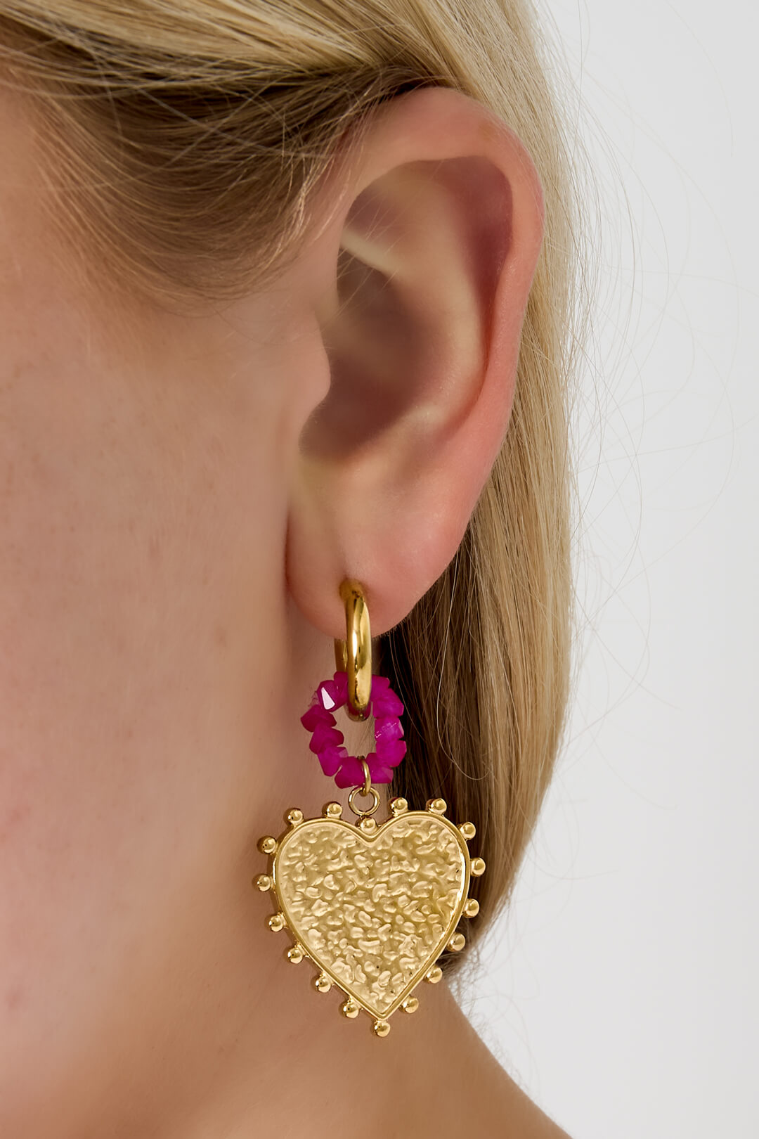 Oorbellen hart fuchsia goud